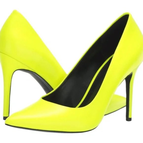Michael Kors Shoes - 🆕 NIB 🎉 MK Claire Neon leather pumps